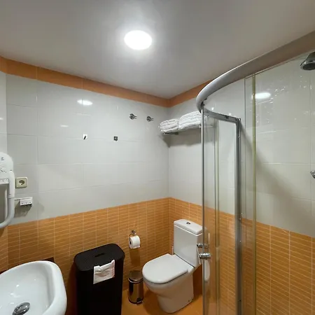 Apartamentos Rio Sil-Casa Rural En Sober- Ribeira Sacra شقة فندقية