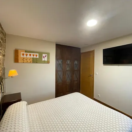 Apartamentos Rio Sil-Casa Rural En Sober- Ribeira Sacra شقة فندقية